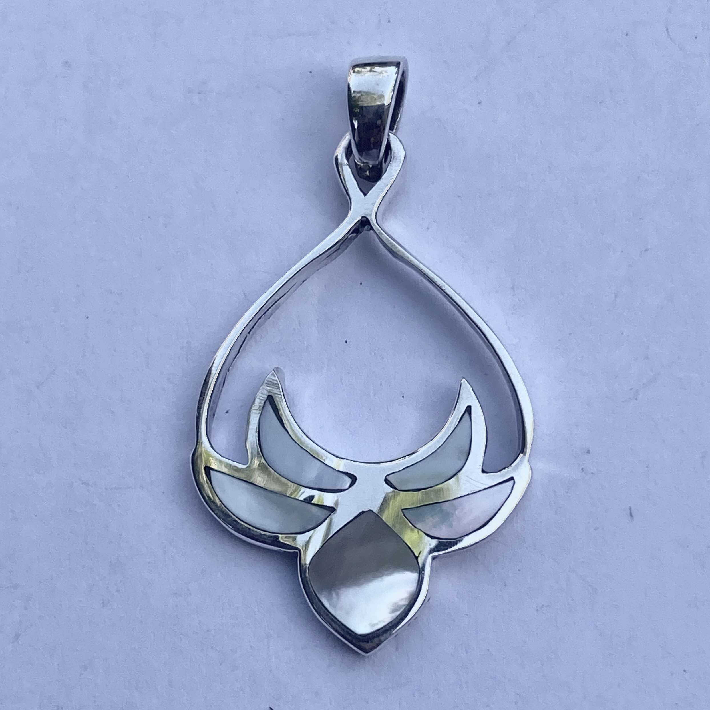 (HANDMADE 925 BALI SILVER PENDANTS WITH MOP)